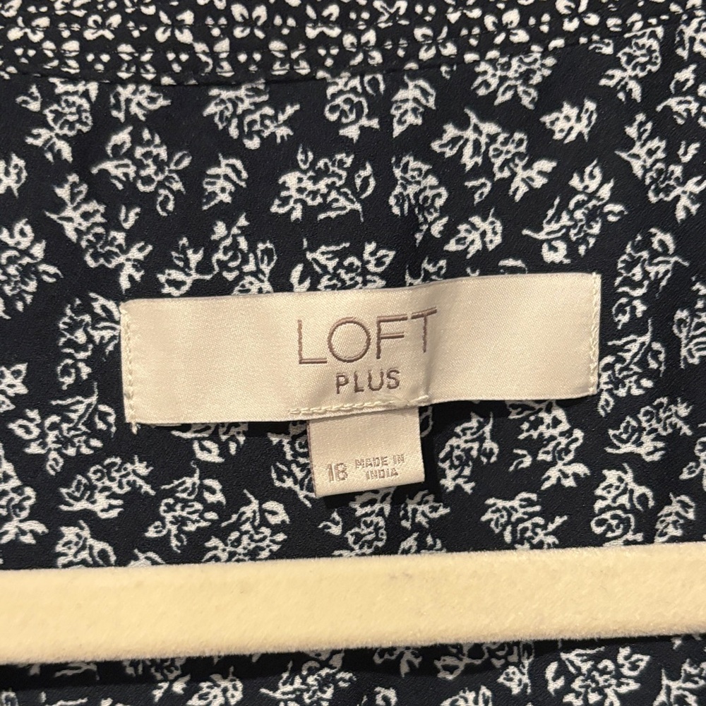 LOFT Navy and White Patterned Blouse - like new - Picture 3 of 3